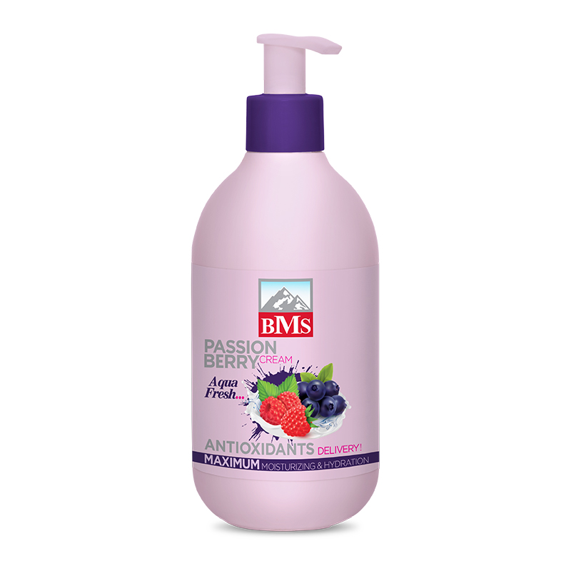 کرم مرطوب کننده بی ام اس حاوی نرم کننده PASSION BERRY مناسب انواع پوست حجم 300 میلی لیتر